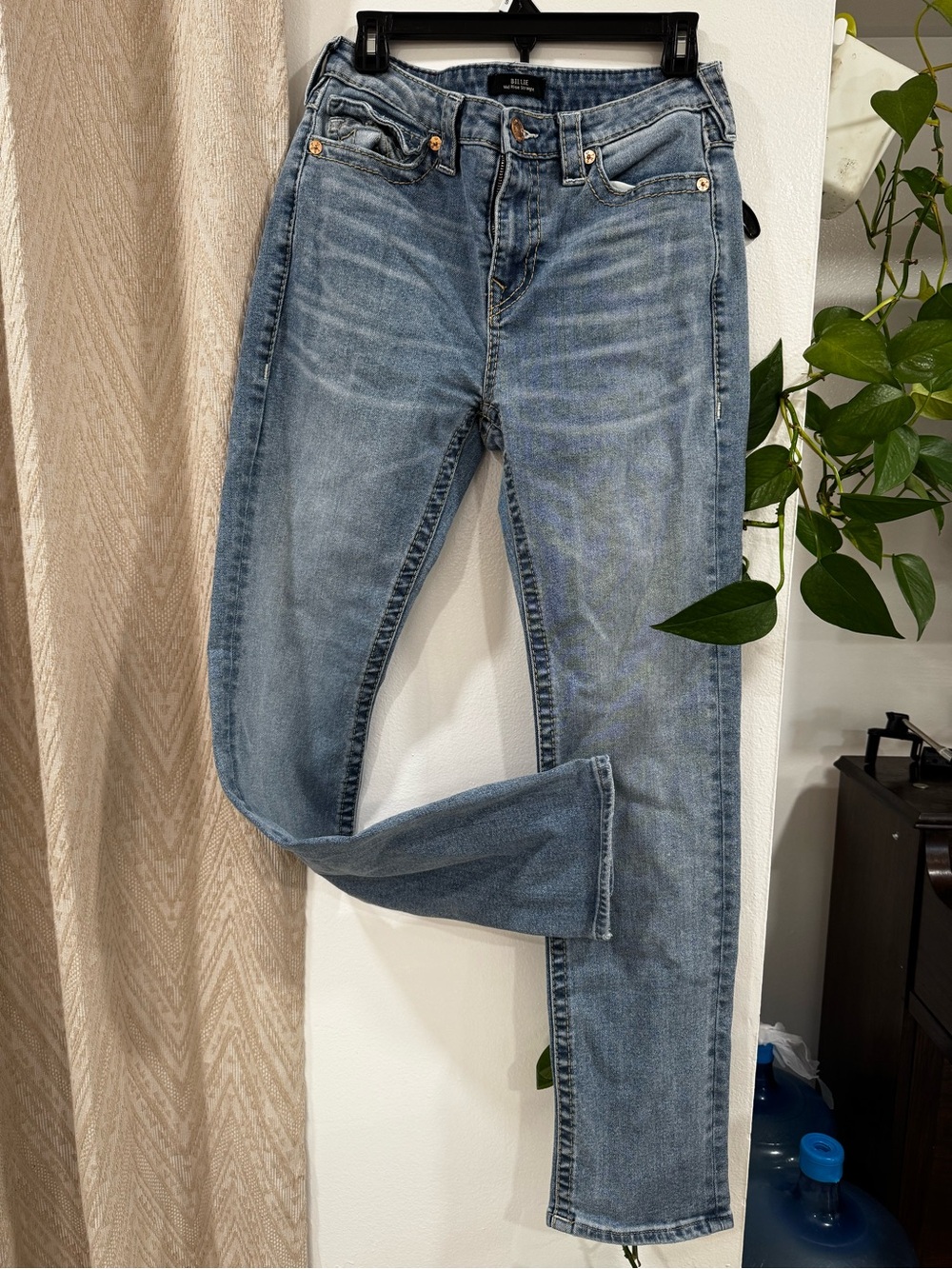 True Religion Women’s Straight Jeans in Light Blue Wash - Fashionable  Fit